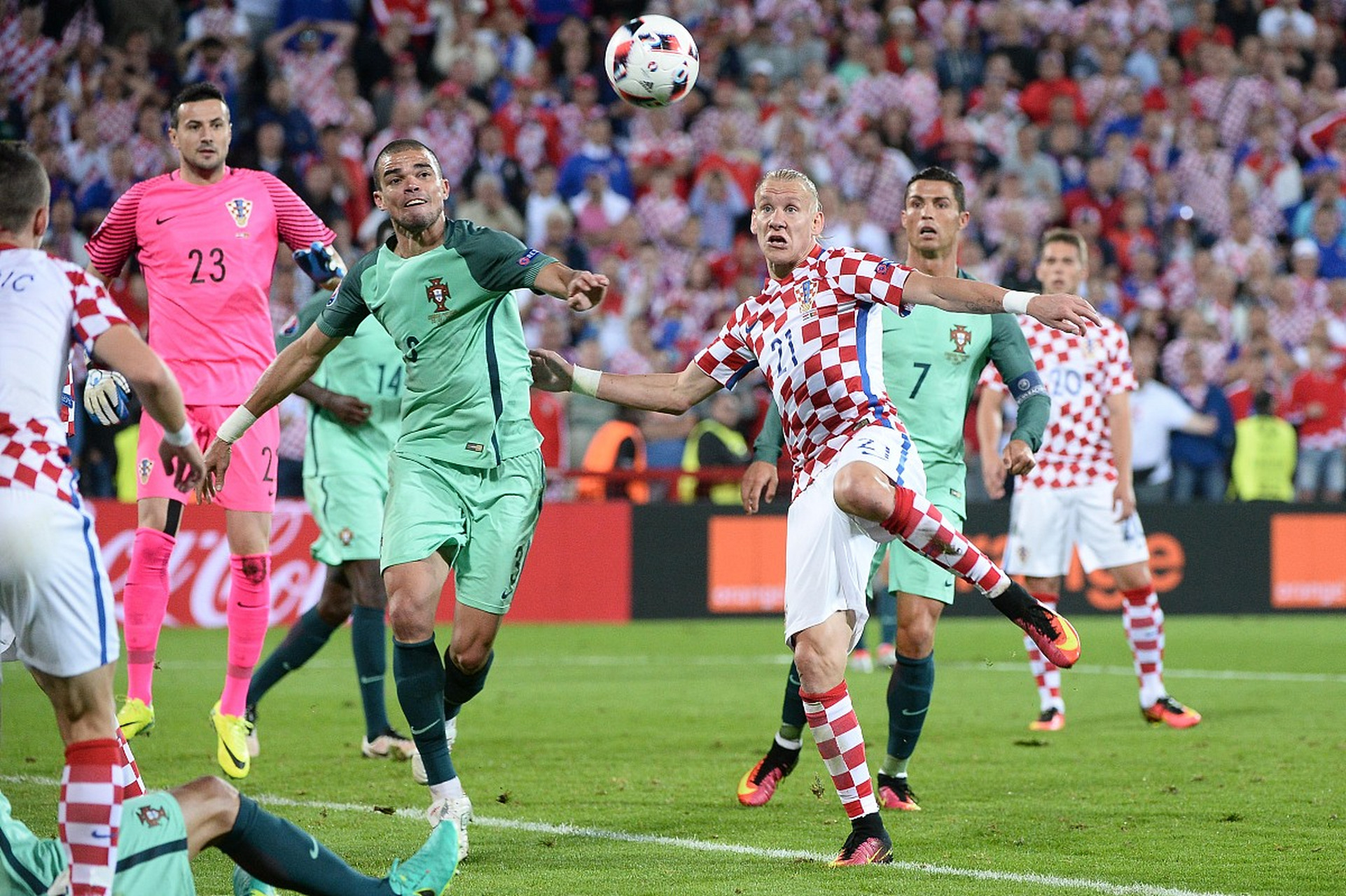 爱游戏活动-包含法国大胜保加利亚，提前锁定欧洲杯席位的词条