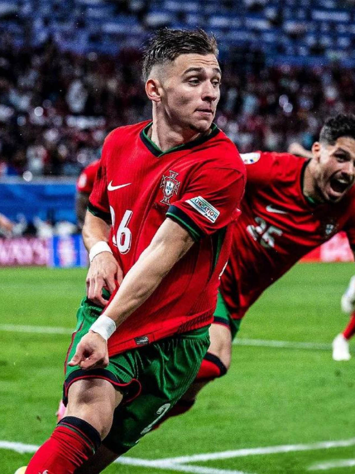 爱游戏电竞-包含葡萄牙国家队在与罗马尼亚队的较量中夺得胜利的词条