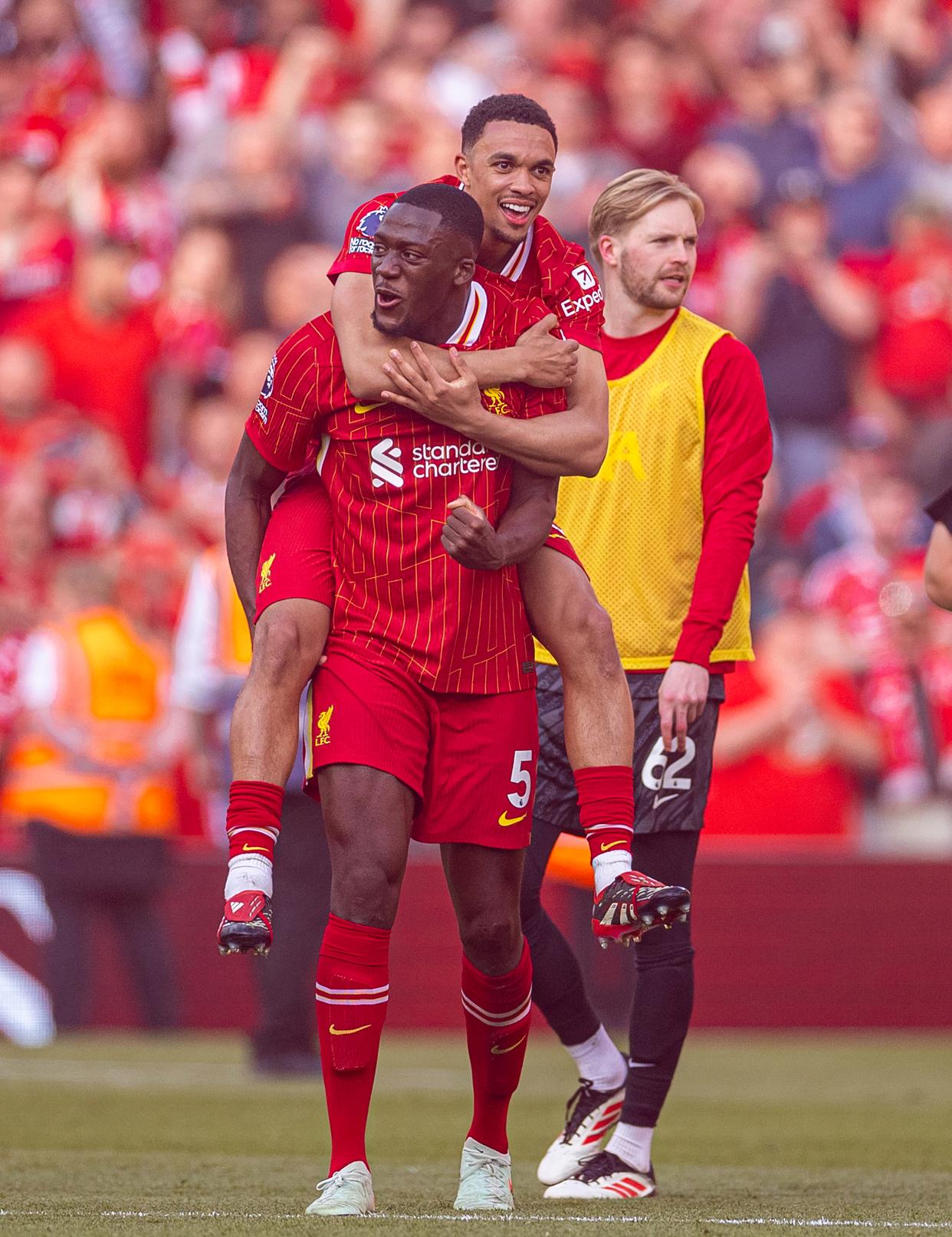 爱游戏中国官网-利物浦客场不敌热刺，遭遇失利