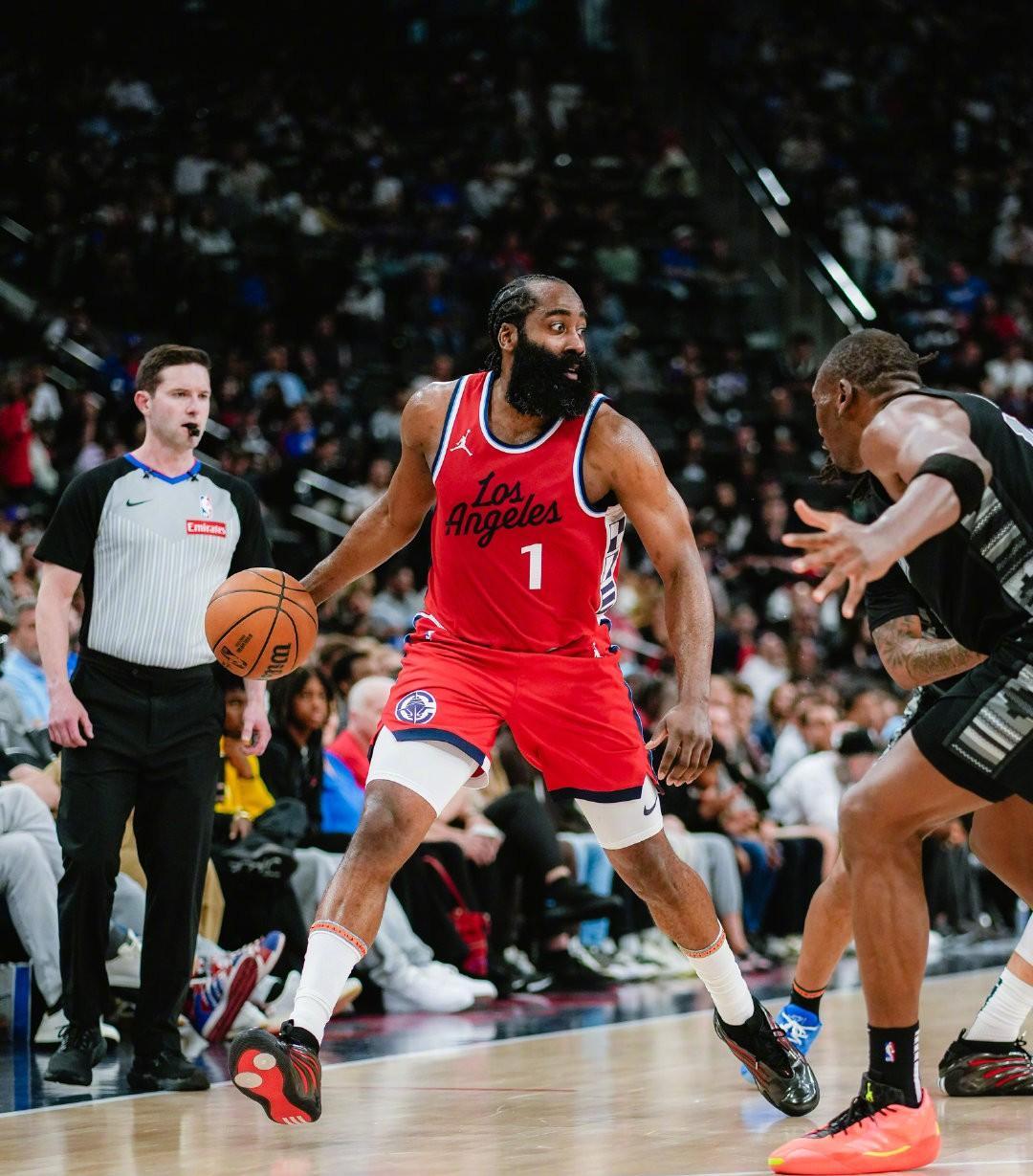 快船胜马刺，莱昂纳德复出17分