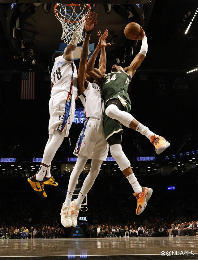 爱游戏课程-雄鹿夺取七连胜！亚当斯砍下全场最高24分