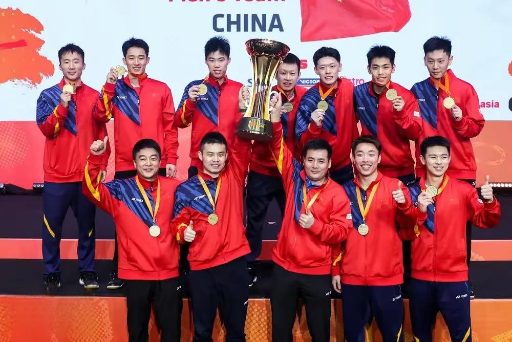 爱游戏培训-深圳战队在比赛中实力横扫对手，取得胜利！