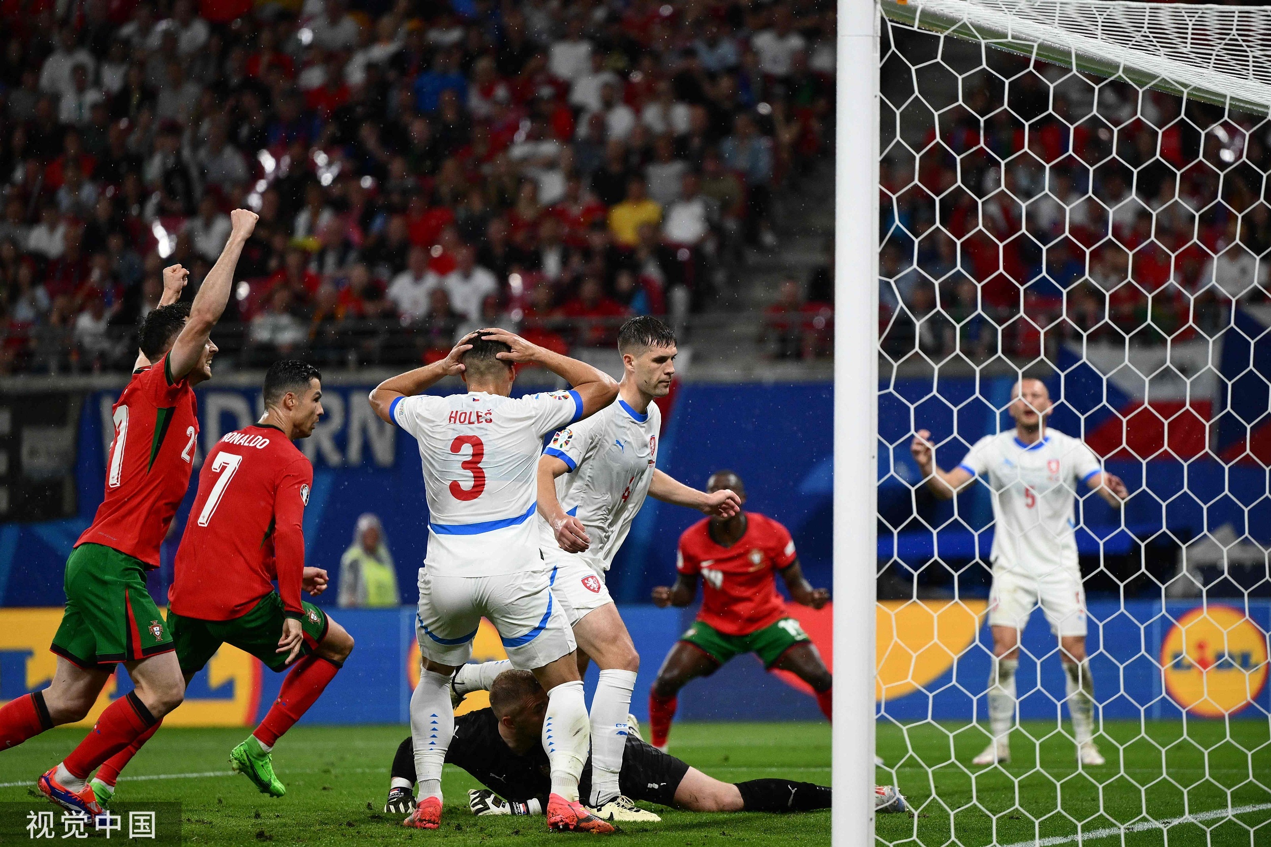 爱游戏课程-关于欧洲足球联赛豪门碰撞，胜负悬殊一触即发的信息