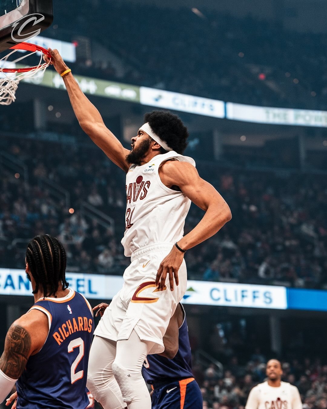 爱游戏登录-骑士队实力强大，晋级半决赛在望的简单介绍