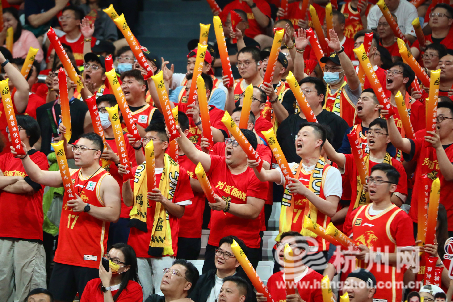 爱游戏登录-冲击总冠军！球队集结备战决赛