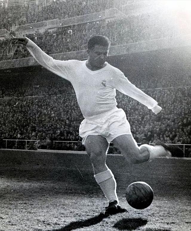 爱游戏竞技-法兰克福英勇上演席卷球场壮举的简单介绍